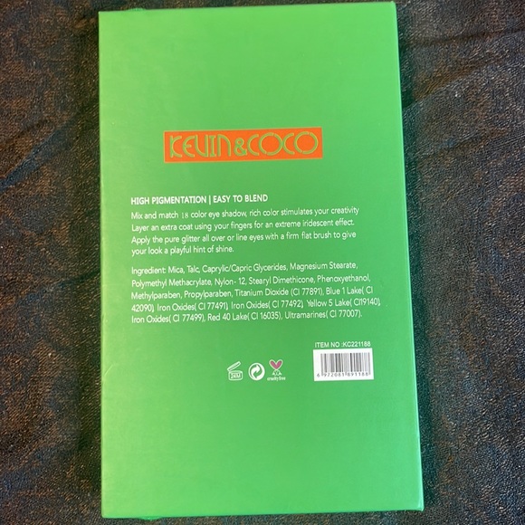 Kevin and Coco 18 color eyeshadow - Picture 3 of 3